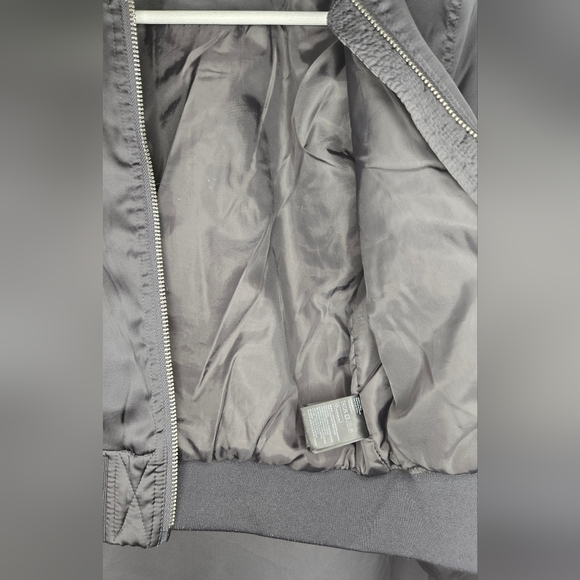 H&M Black Bomber Jacket – Size 6 | Street Style Staple - Picture 6 of 6